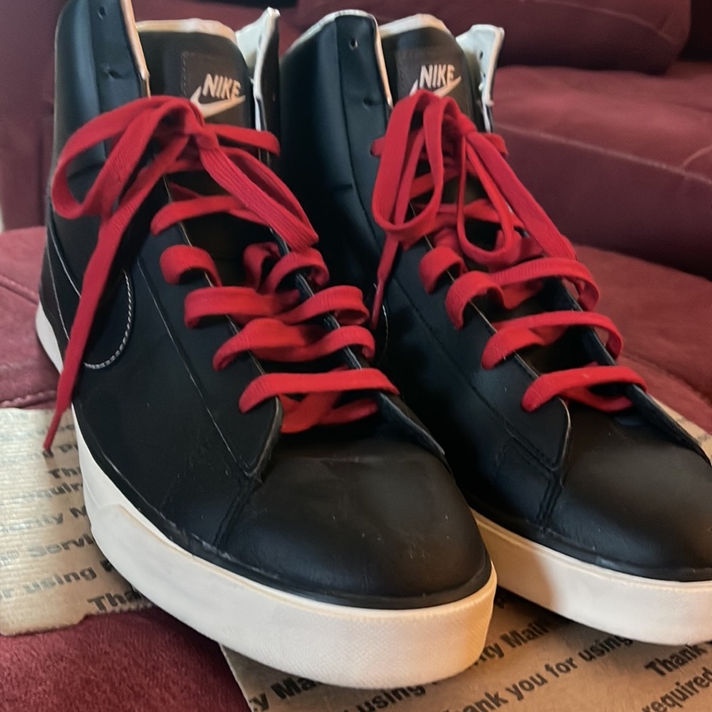 Nike Mens BRS hi top black leather red laces size 15!